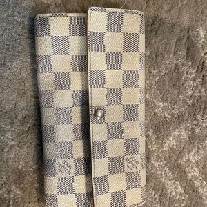 LV Damier Azul long wallet